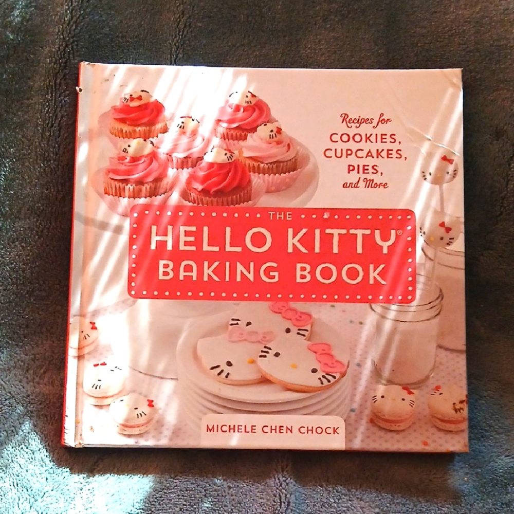 Hello Kitty Baking Book - Pink Cover